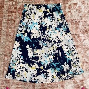 Beautiful flowy Banana Republic printed skirt